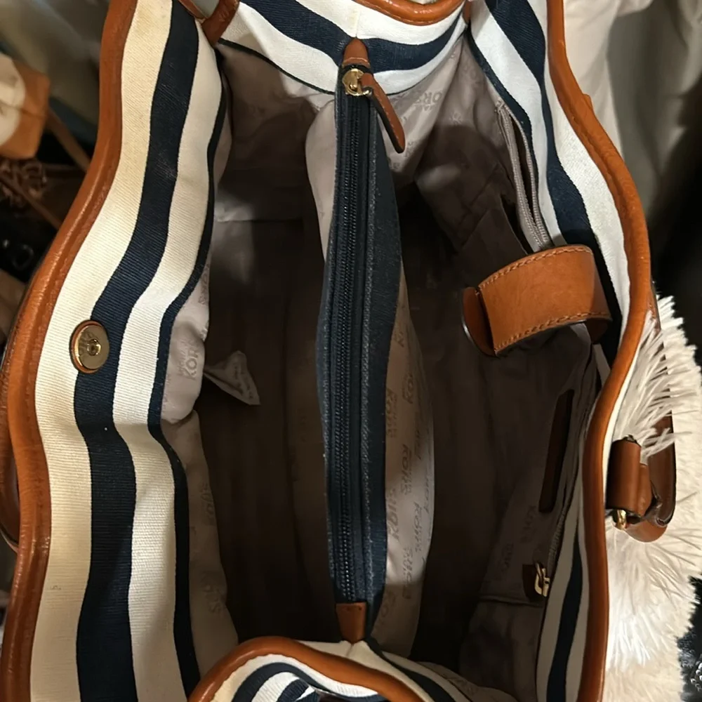 Michael Kors Hamilton Blue and White striped Canvas Tote - Picture 5 of 12